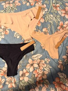 Seamless Nude & Black Bikini Thongs – Soft Stretch Women's Intimates